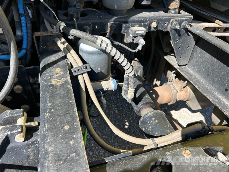 International LT625 6x4 T/A Day Cab Truck Tractor 牵引车