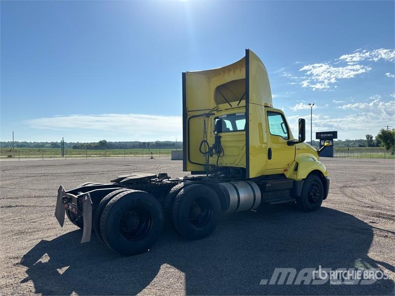 International LT625 6x4 T/A Day Cab Truck Tractor Τράκτορες