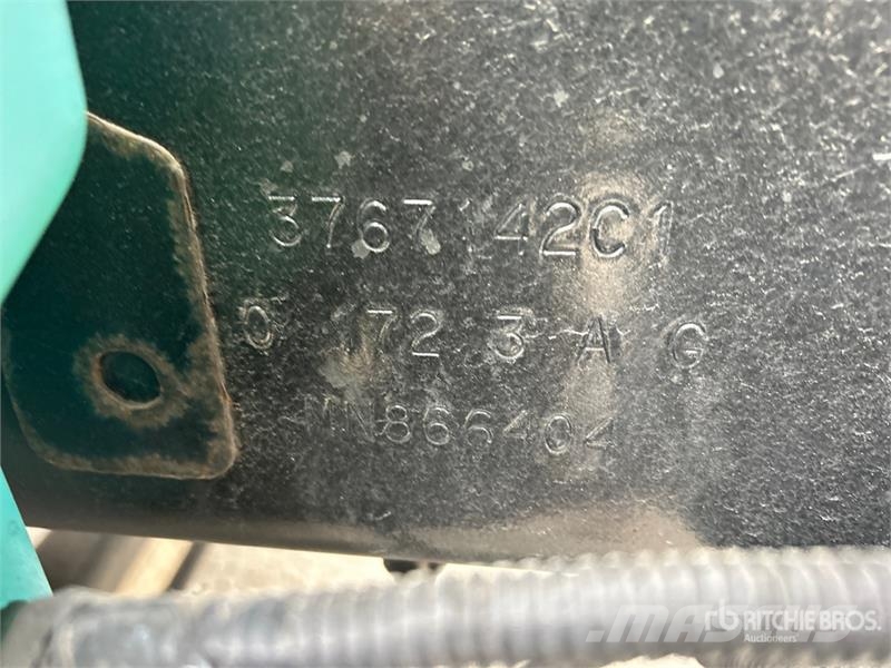 International LT625 6x4 T/A Day Cab Truck Tractor Traktorske jedinice