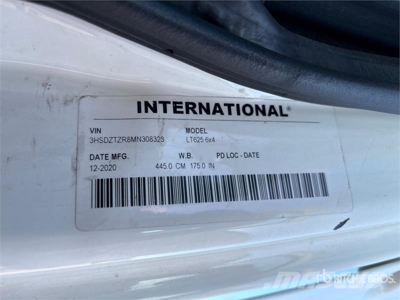 International LT625 6x4 T/A Day Cab Truck Tractor Trekkvogner