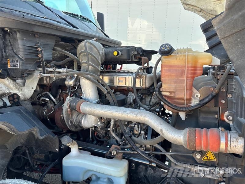 International LT625 6x4 T/A Day Cab Truck Tractor Trekkvogner