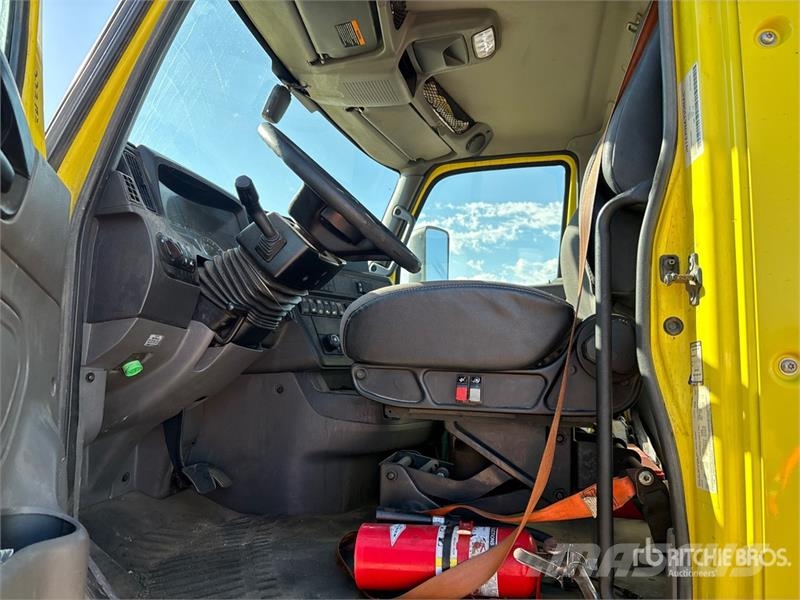 International LT625 6x4 T/A Day Cab Truck Tractor Τράκτορες