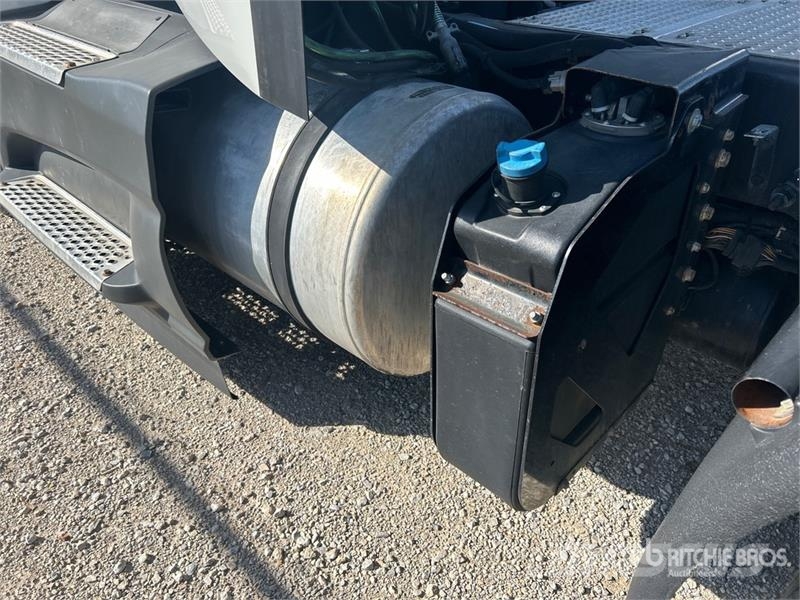 International LT625 6x4 T/A Day Cab Truck Tractor Traktorske jedinice