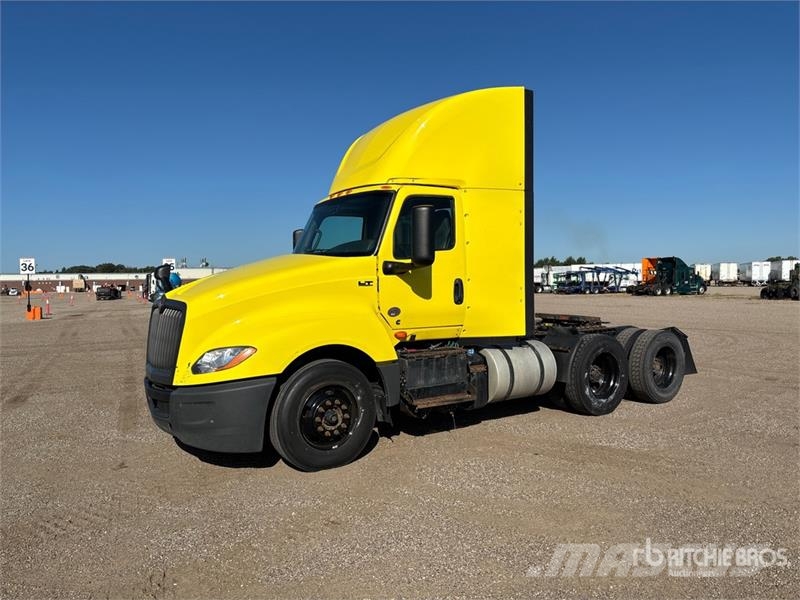 International LT625 6x4 T/A Day Cab Truck Tractor Τράκτορες