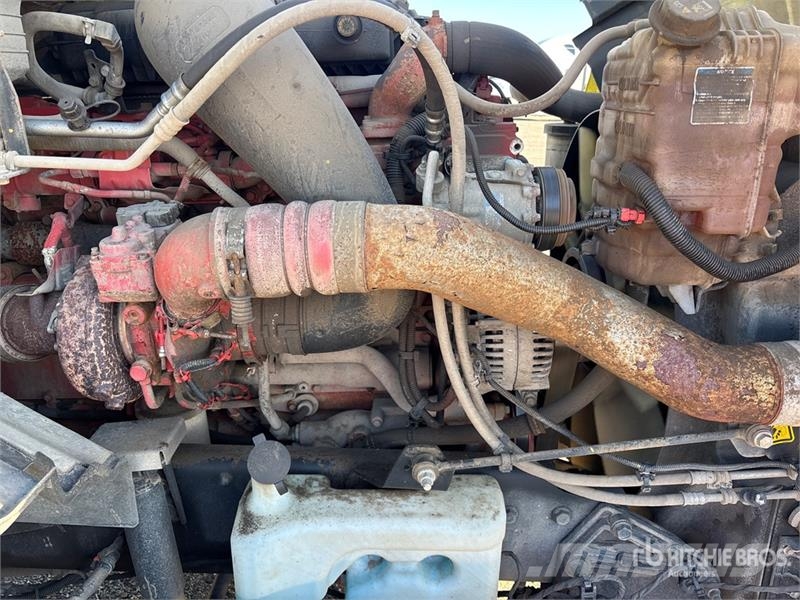 International LT625 6x4 T/A Day Cab Truck Tractor Τράκτορες