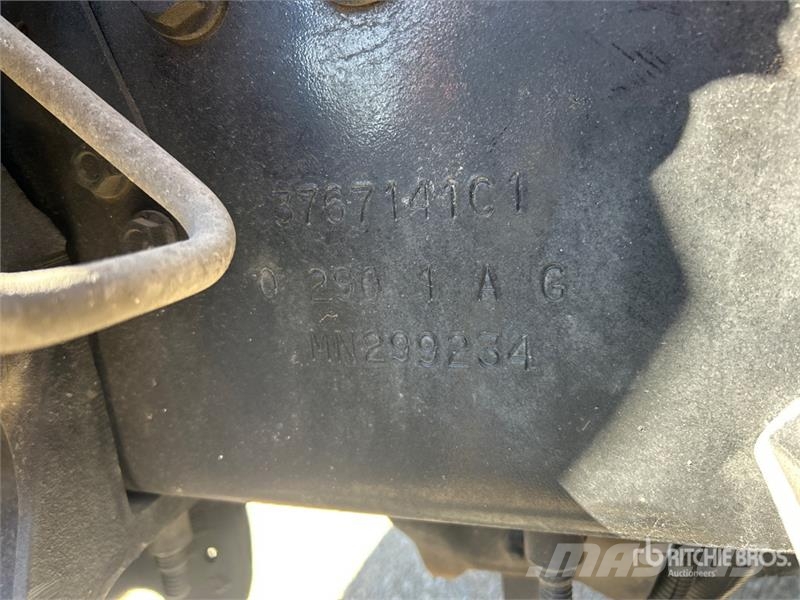 International LT625 6x4 T/A Day Cab Truck Tractor Traktorske jedinice