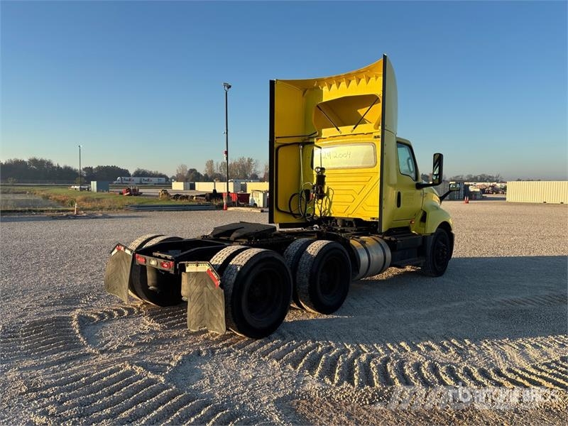 International LT625 6x4 T/A Day Cab Truck Tractor Τράκτορες