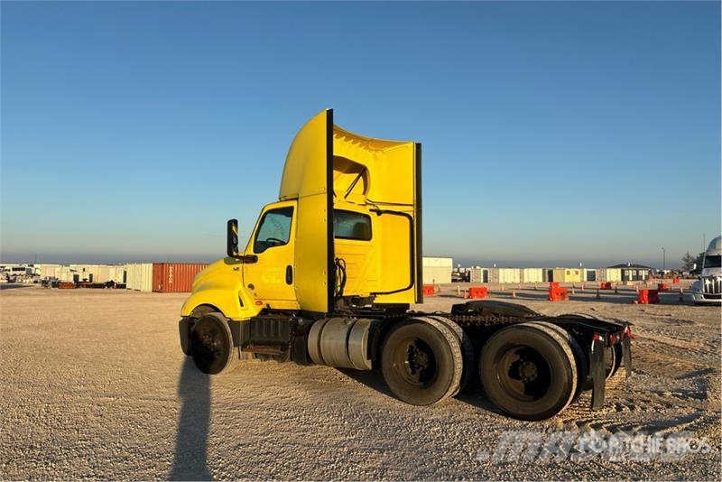 International LT625 6x4 T/A Day Cab Truck Tractor Trekkers
