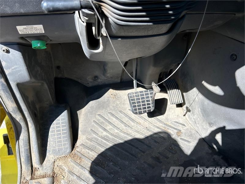 International LT625 6x4 T/A Day Cab Truck Tractor 牵引车