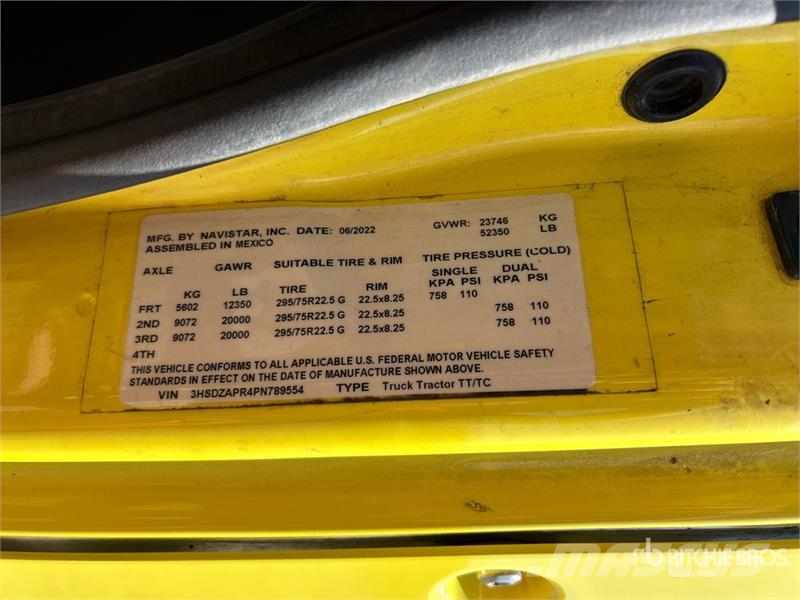 International LT625 6x4 T/A Day Cab Truck Tractor 牵引车