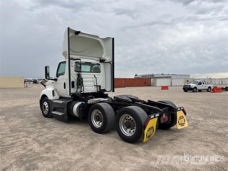 International LT625 6x4 T/A Day Cab Truck Tractor Traktorske jedinice
