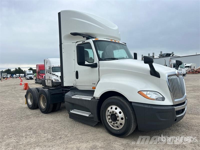 International LT625 6x4 T/A Day Cab Truck Tractor Traktorske jedinice