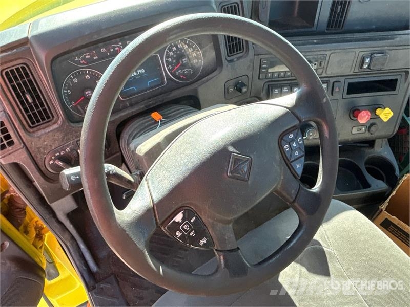 International LT625 6x4 T/A Day Cab Truck Tractor Τράκτορες