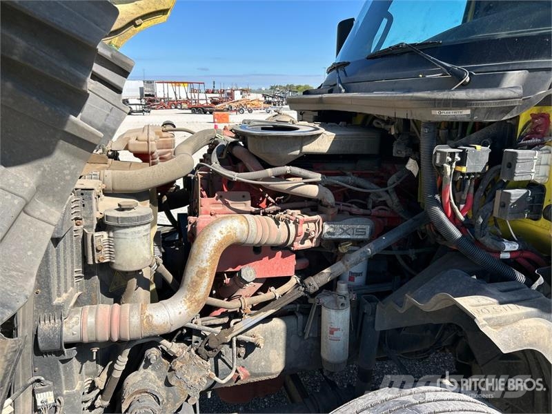 International LT625 6x4 T/A Day Cab Truck Tractor 牵引车