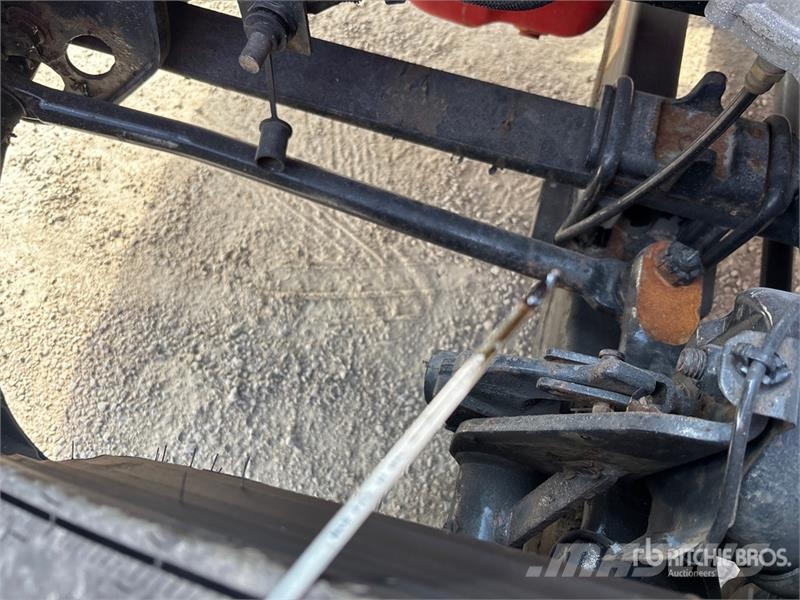 International LT625 6x4 T/A Day Cab Truck Tractor Camiones tractor