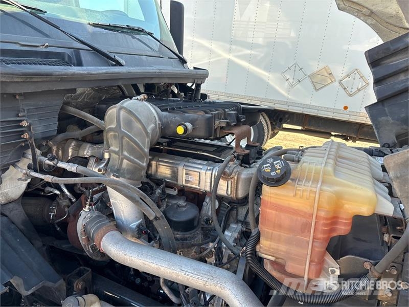 International LT625 6x4 T/A Day Cab Truck Tractor Trekkvogner