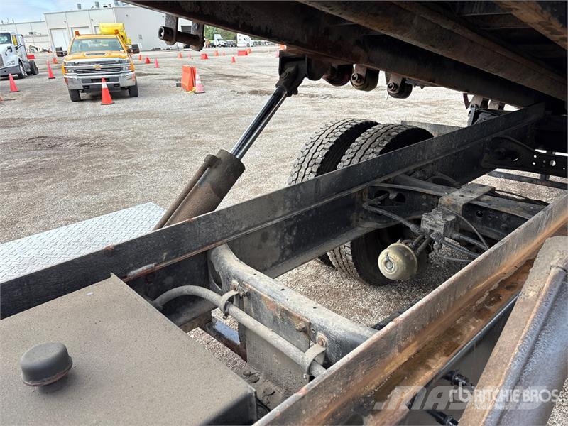 International MV 607 4x2 Rollback Truck Bergungsfahrzeuge
