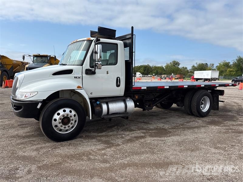 International MV 607 4x2 Rollback Truck Bergungsfahrzeuge