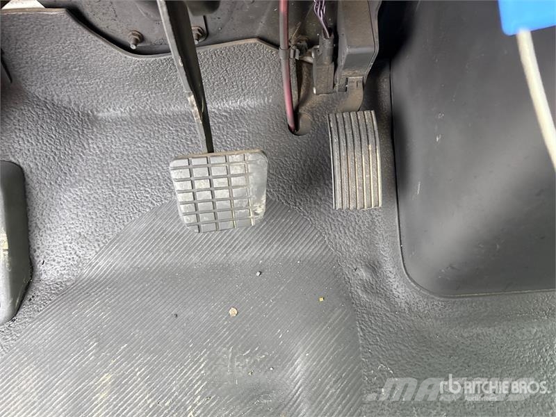International MV 607 4x2 Rollback Truck Bergungsfahrzeuge