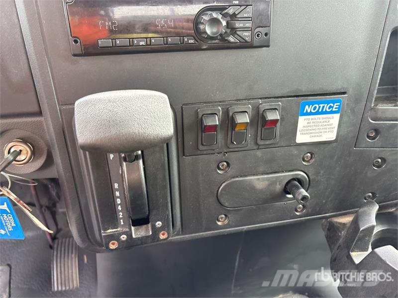 International MV 607 4x2 Rollback Truck Bergungsfahrzeuge