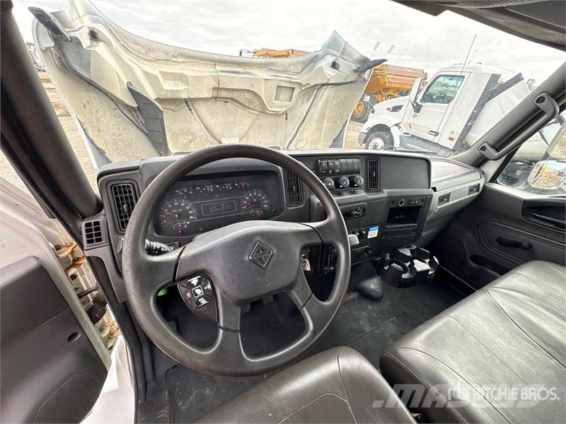International MV 607 4x2 Rollback Truck Bergungsfahrzeuge