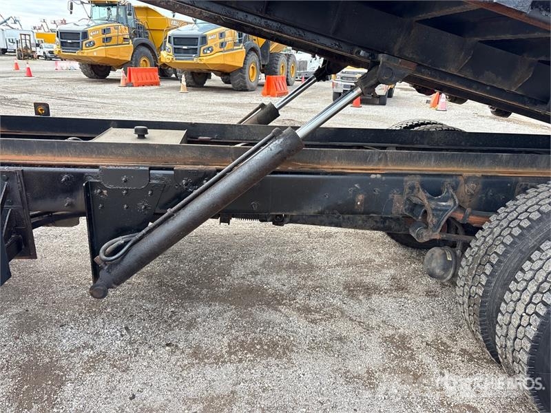 International MV 607 4x2 Rollback Truck Bergungsfahrzeuge