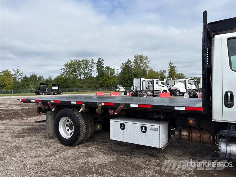 International MV 607 4x2 Rollback Truck Bergungsfahrzeuge