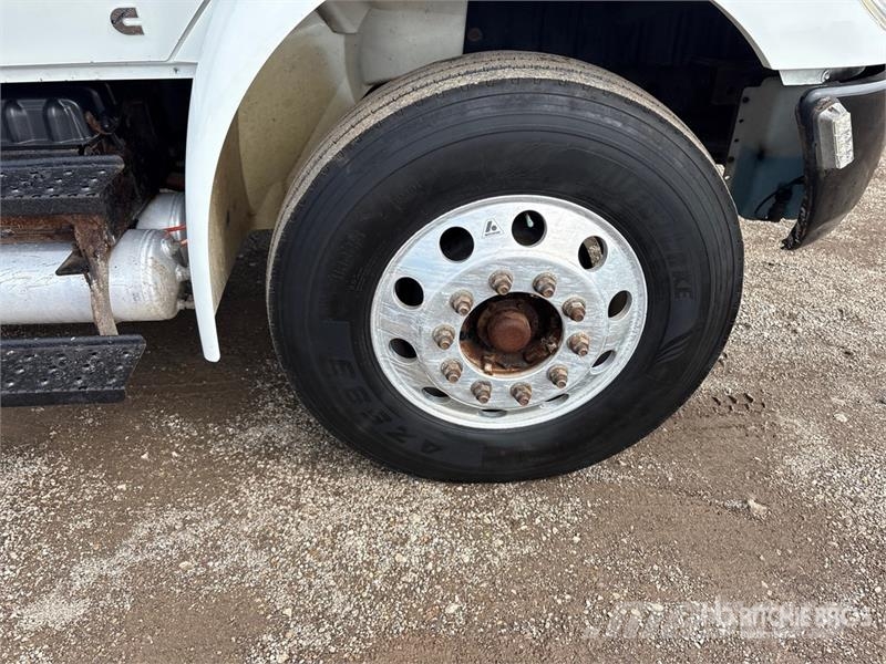 International MV 607 4x2 Rollback Truck Bergungsfahrzeuge
