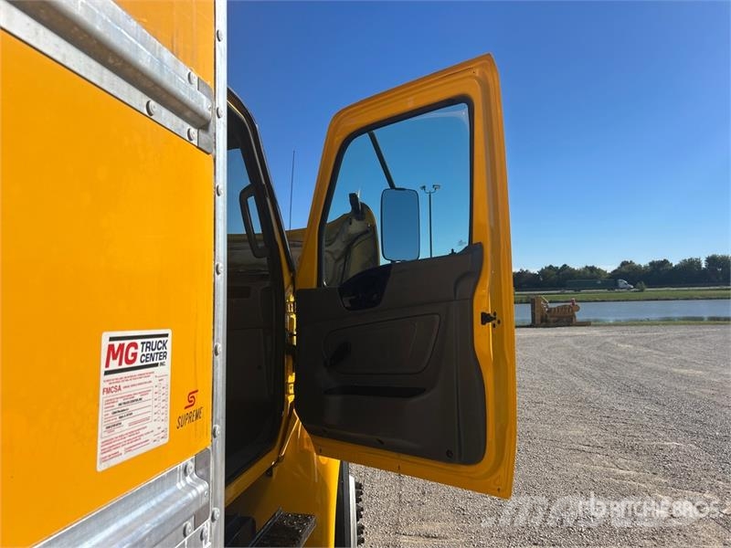 International MV607 4x2 Van Truck Bakwagens met gesloten opbouw