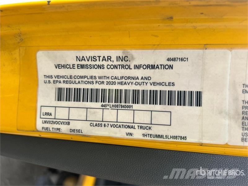 International MV607 4x2 Van Truck Bakwagens met gesloten opbouw