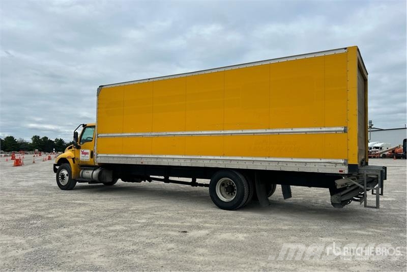 International MV607 4x2 Van Truck Bakwagens met gesloten opbouw