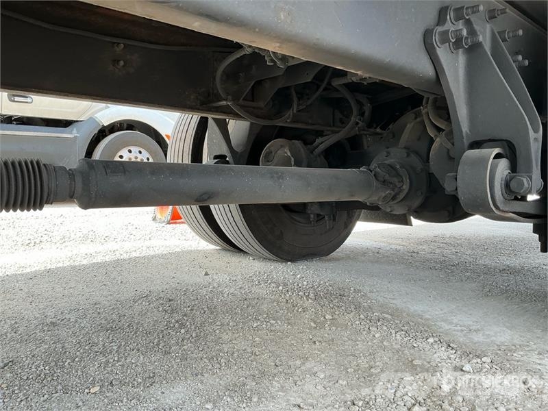 International MV607 4x2 Van Truck Autocamioane