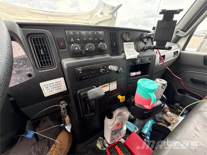 International MV607 4x2 Van Truck Φορτηγά Κόφα