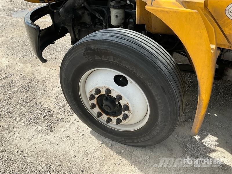 International MV607 4x2 Van Truck Autocamioane
