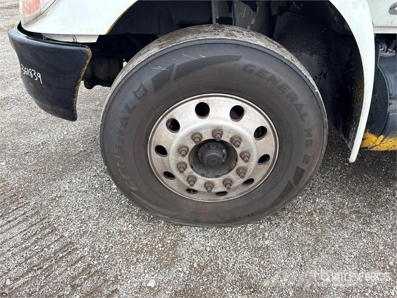 International MV607 4x2 Van Truck Sanduk kamioni