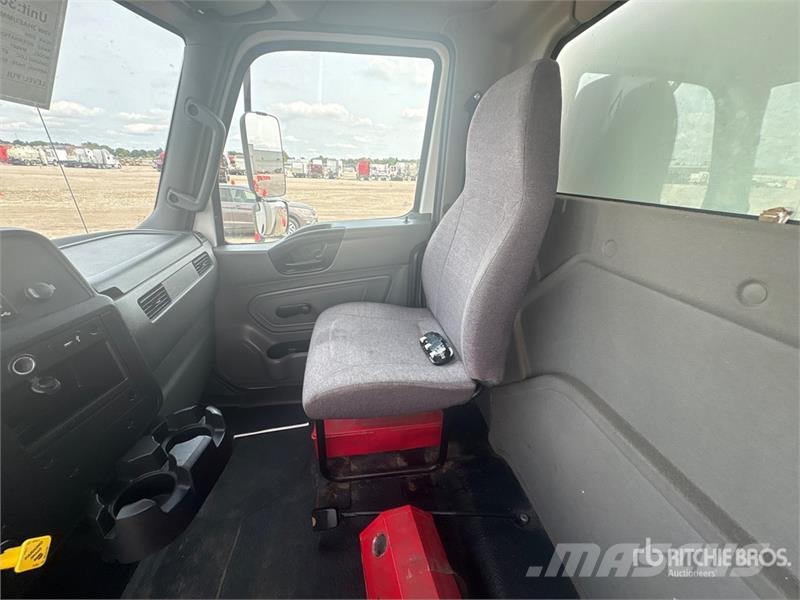 International MV607 4x2 Van Truck Φορτηγά Κόφα