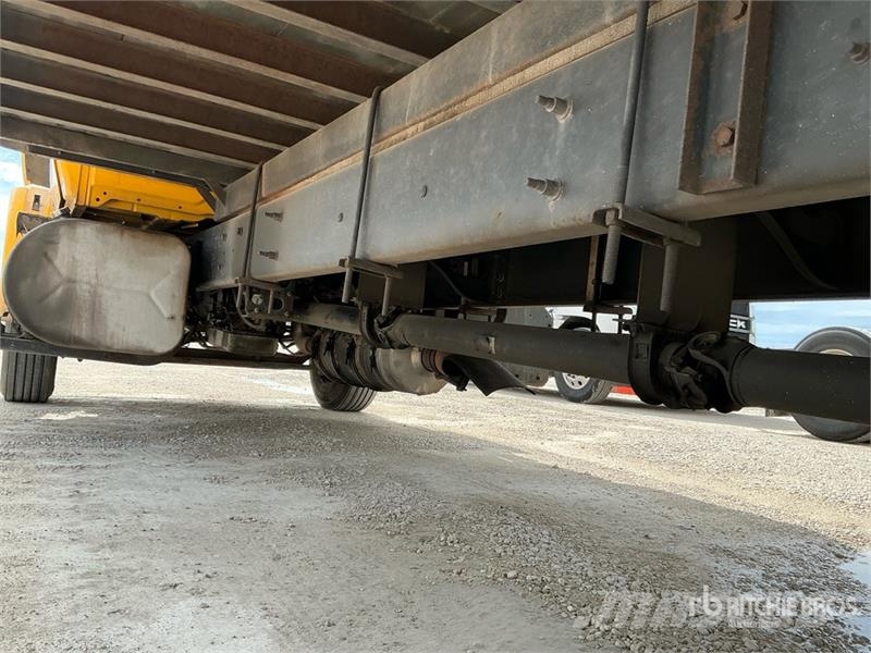 International MV607 4x2 Van Truck Autocamioane