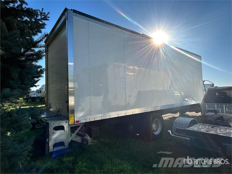 International MV607 4x2 Van Truck Fast kasse