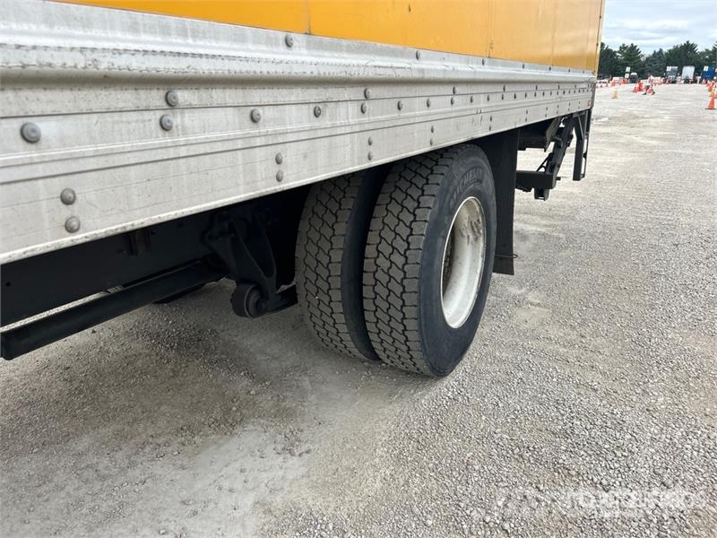 International MV607 4x2 Van Truck Bakwagens met gesloten opbouw