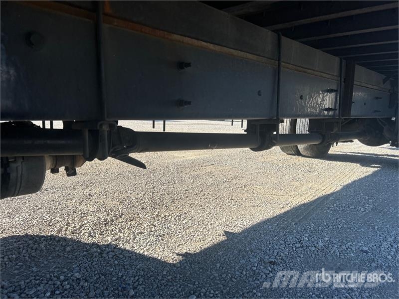 International MV607 4x2 Van Truck Bakwagens met gesloten opbouw