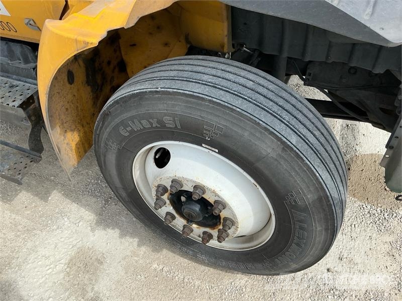 International MV607 4x2 Van Truck Autocamioane