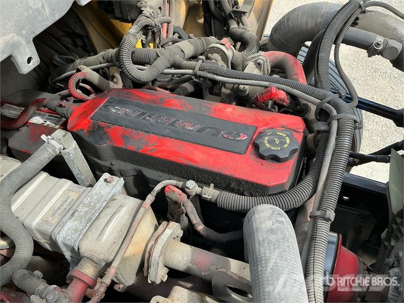 International MV607 4x2 Van Truck Autocamioane
