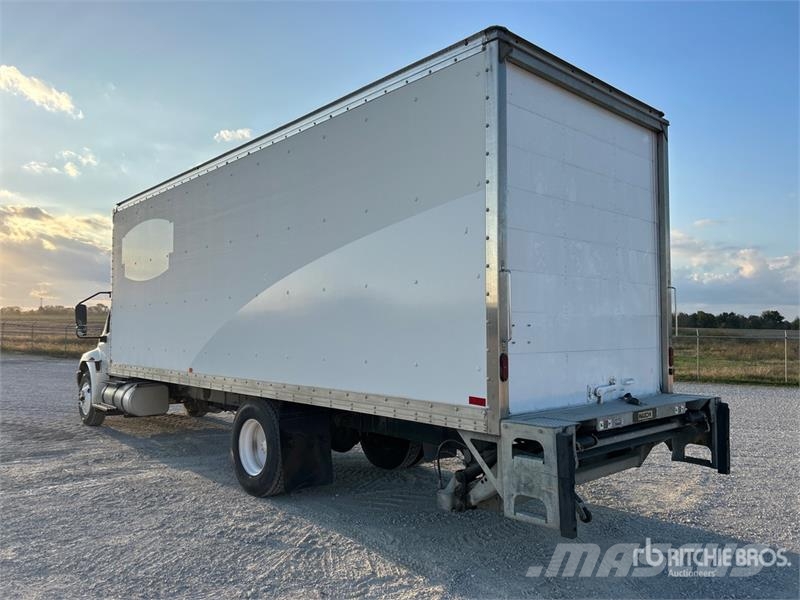 International MV607 4x2 Van Truck Dobozos teherautók