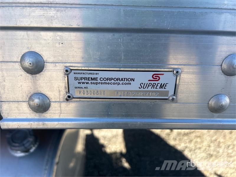 International MV607 4x2 Van Truck Bakwagens met gesloten opbouw