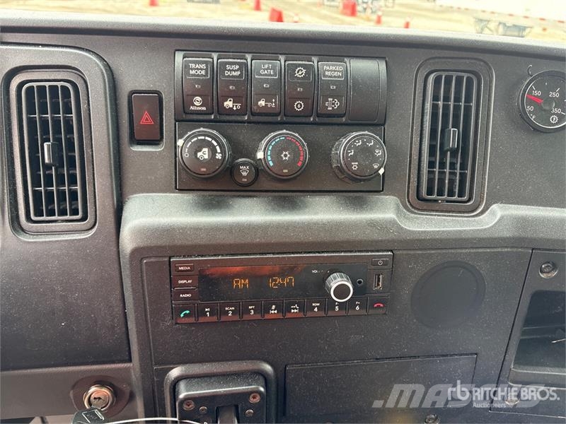 International MV607 4x2 Van Truck Sanduk kamioni