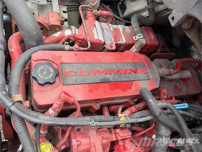 International MV607 4x2 Van Truck Sanduk kamioni