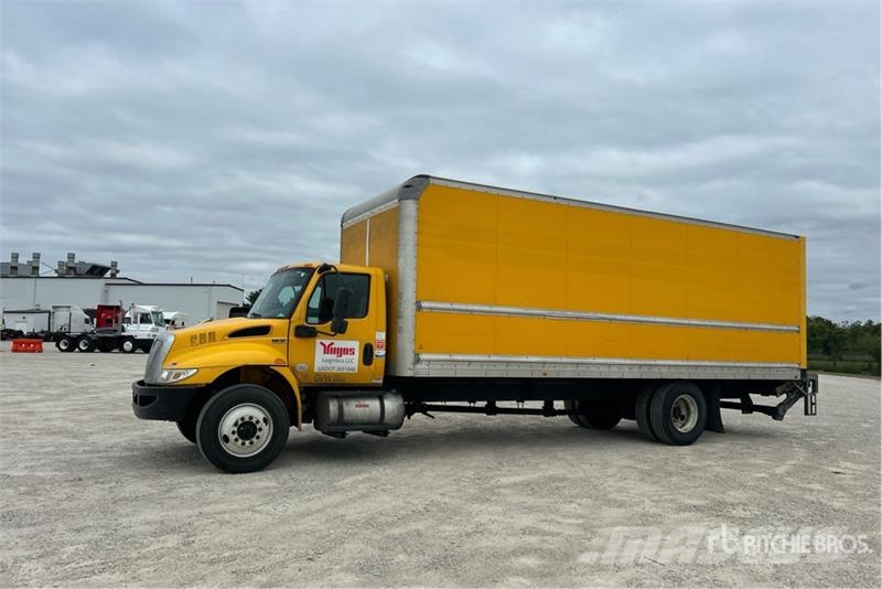 International MV607 4x2 Van Truck Bakwagens met gesloten opbouw