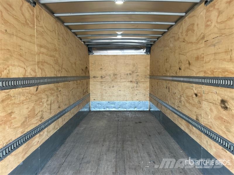 International MV607 4x2 Van Truck Kofferaufbau