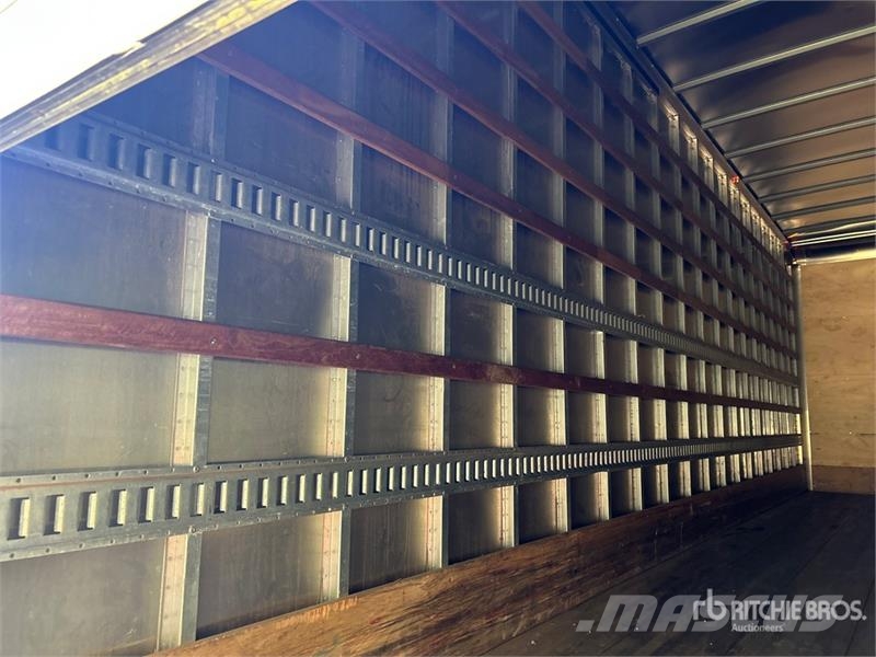 International MV607 4x2 Van Truck Fast kasse