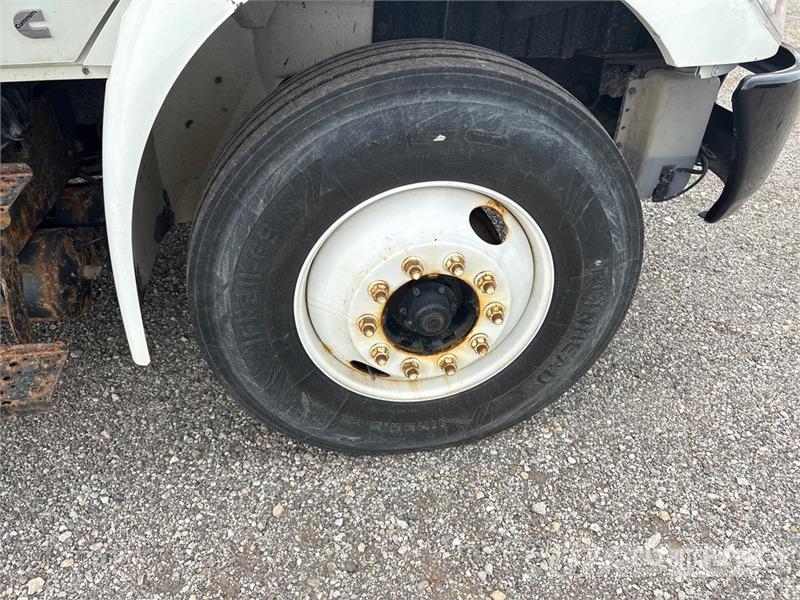 International MV607 4x2 Van Truck Φορτηγά Κόφα